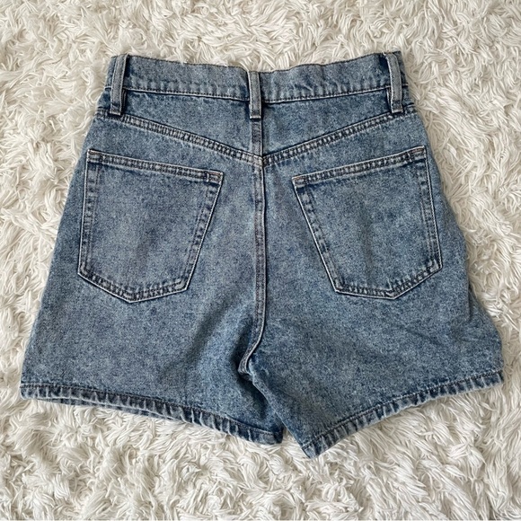 3/$45 Ardene Medium Wash Mom shorts - Picture 2 of 5
